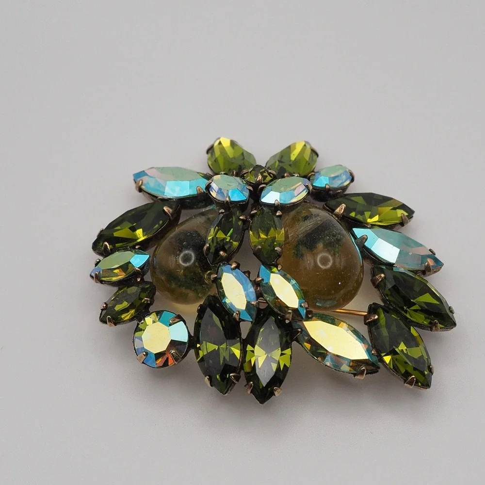 Vintage Regency Green Glow Uranium Glass Rhinestone Brooch Vaseline UV Reactive